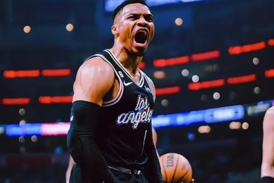 NBA常规赛威斯布鲁克达成生涯200次三双里程碑 成为NBA历史首人