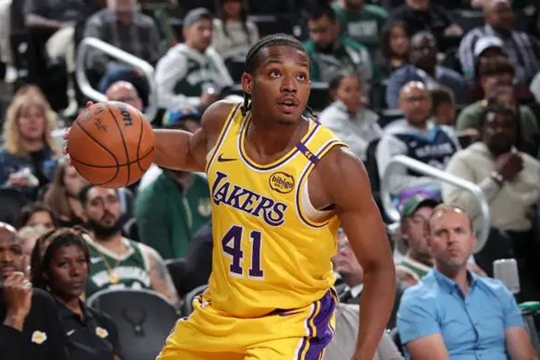 NBA湖人队正式确定裁掉奥利瓦里