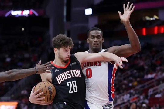 申京180天达成NBA职业生涯助攻数1000次