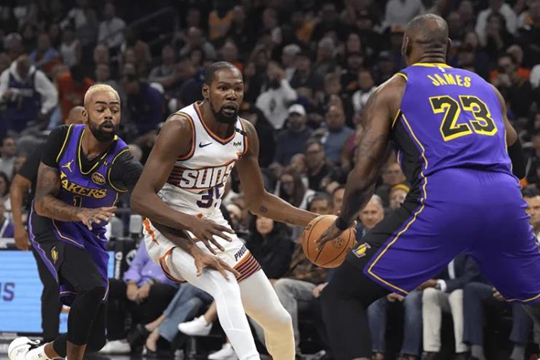 NBA现役拿到22000分的球员有哪些
