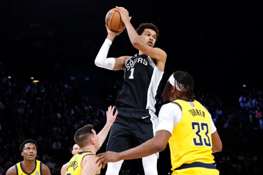 NBA又一顶流诞生，步行者vs马刺在巴黎的比赛成法国历史上收视率最高的NBA比赛
