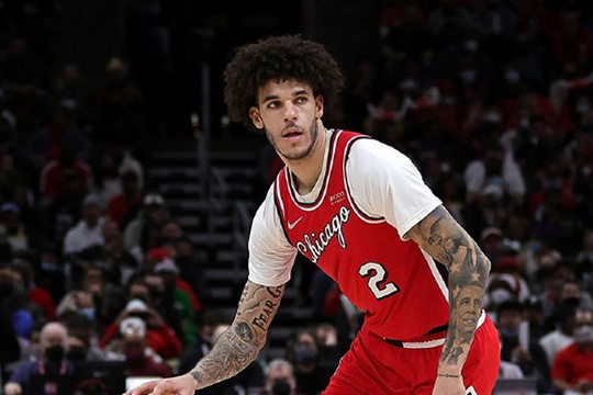 NBA公牛队与朗佐·鲍尔达成两年续约协议