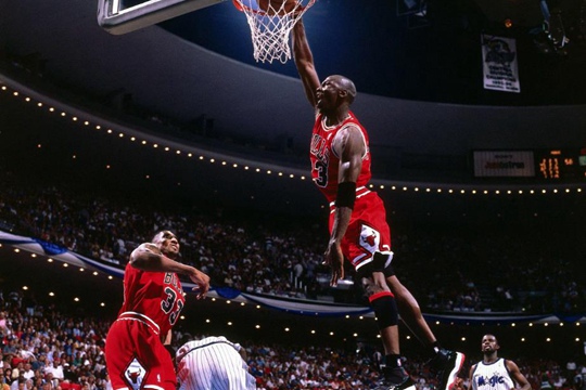 NBA有哪些拥有耐克终身合同的超级球星？