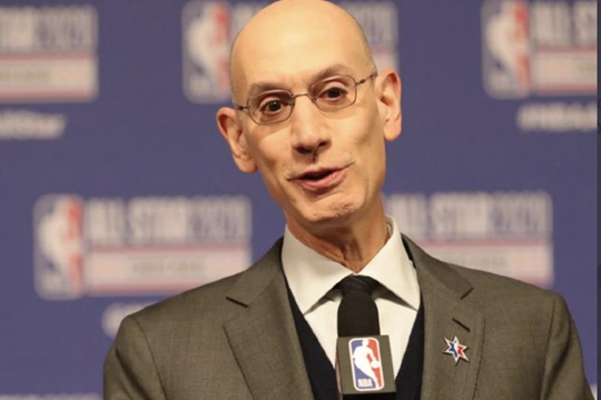 NBA总裁亚当-肖华谈对全明星赛的看法，表示未来全明星赛可能是美国队对阵世界队