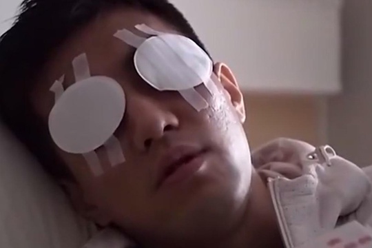 央视采访眼睛受伤的郭艾伦，目前情况比较乐观