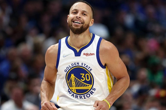 库里是NBA出场不到30分钟获得30+场次最多的球员