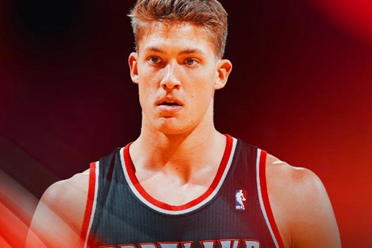 33岁的迈耶斯·伦纳德宣布退役，结束十年NBA生涯