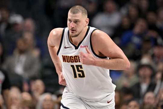约基奇砍下31+21+22超级三双，NBA历史首人
