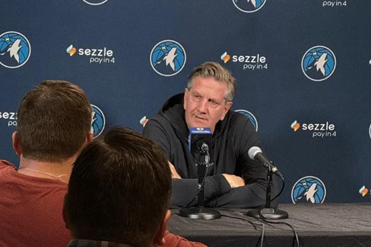 芬奇：亚历山大是本赛季的MVP，约基奇是这个星球上最好的球员