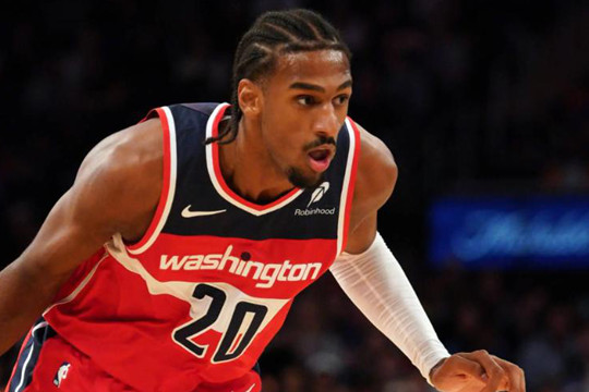 萨尔成为NBA历史上得分20+且未站上罚球线的最年轻中锋