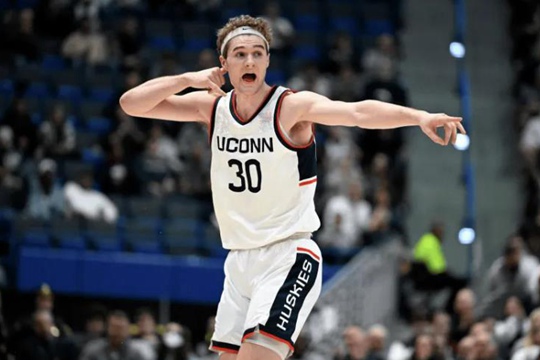 利亚姆·麦克尼利将参加2025年NBA选秀