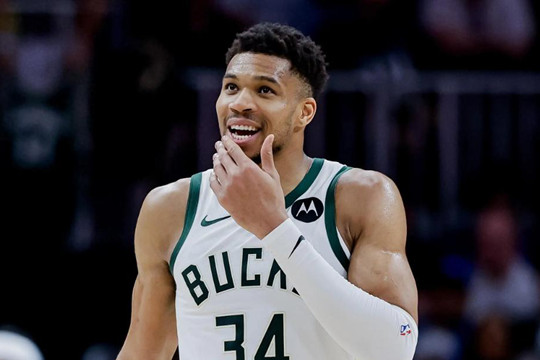 NBA交易传闻：篮网今夏首要目标是交易得到字母哥