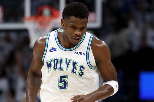 61亿VS15亿：NBA球队易主背后的豪门密码与平民逆袭