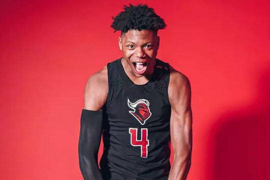 罗格斯大学的艾斯·贝利宣布参加 NBA 选秀