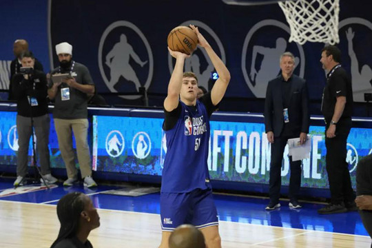 2025年NBA选秀联合试训体测数据出炉：弗拉格、哈珀领衔新秀群星