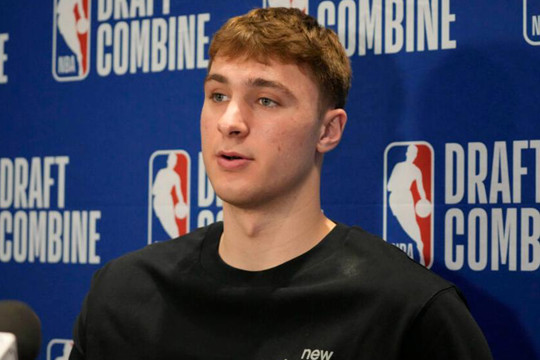 2025年NBA选秀联合试训后的模拟选秀动态与球员动向